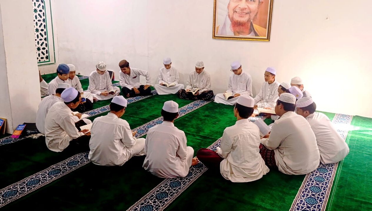 Menjawab “Fobia Pesantren” di Tengah Maraknya Kasus Penyimpangan